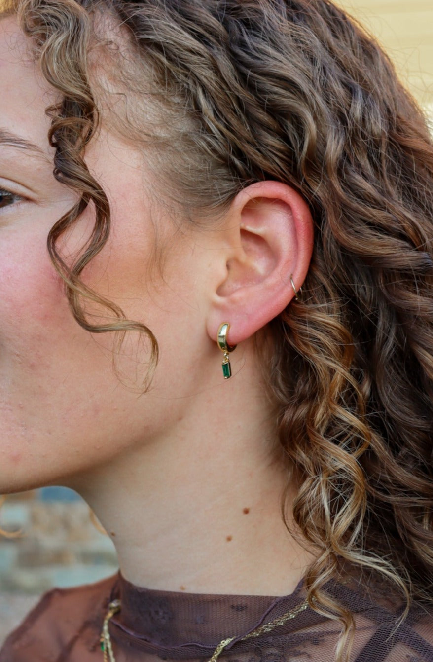 Emerald sea huggie hoop - Gold