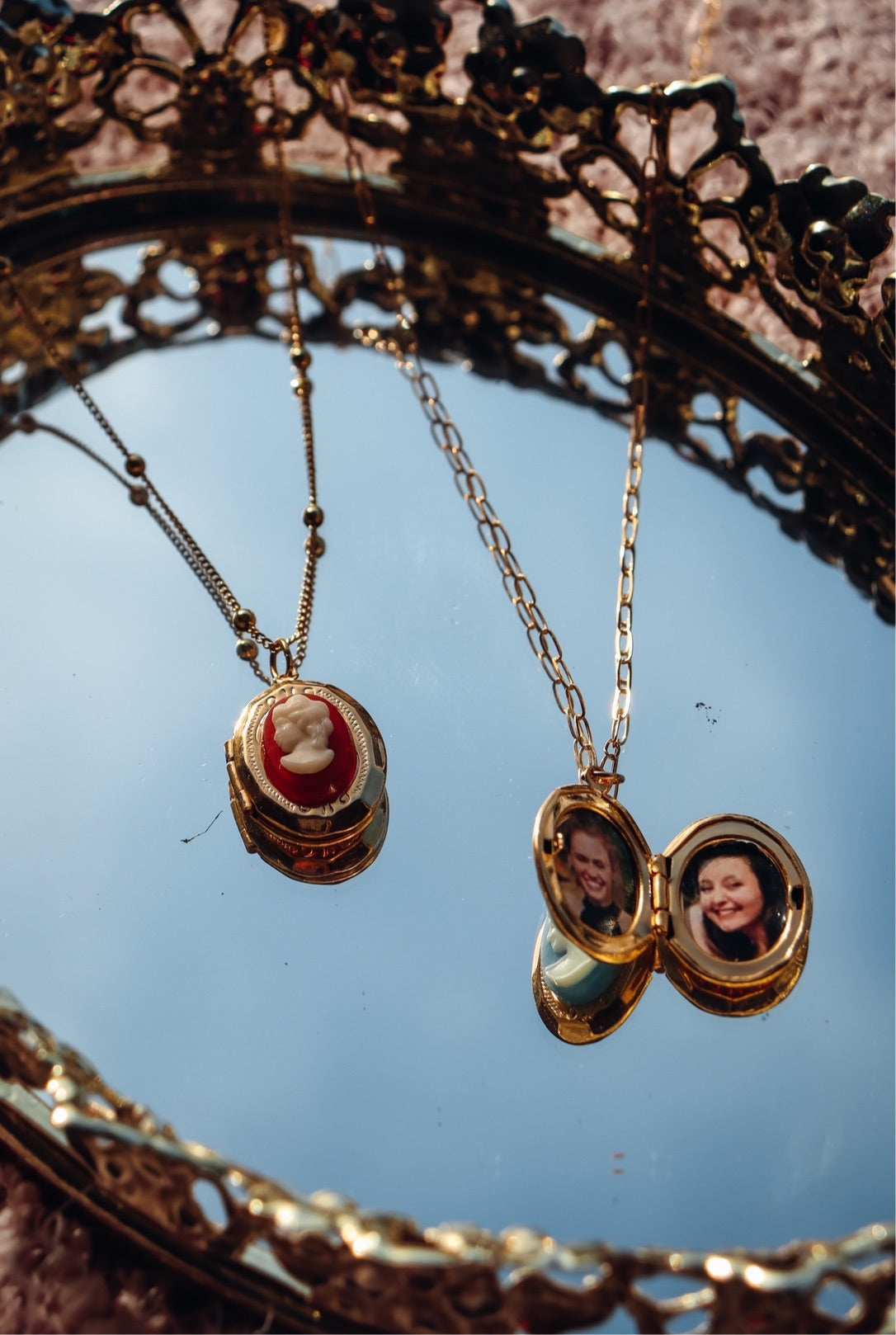 Keep me with you locket (on satellite chain) - necklace