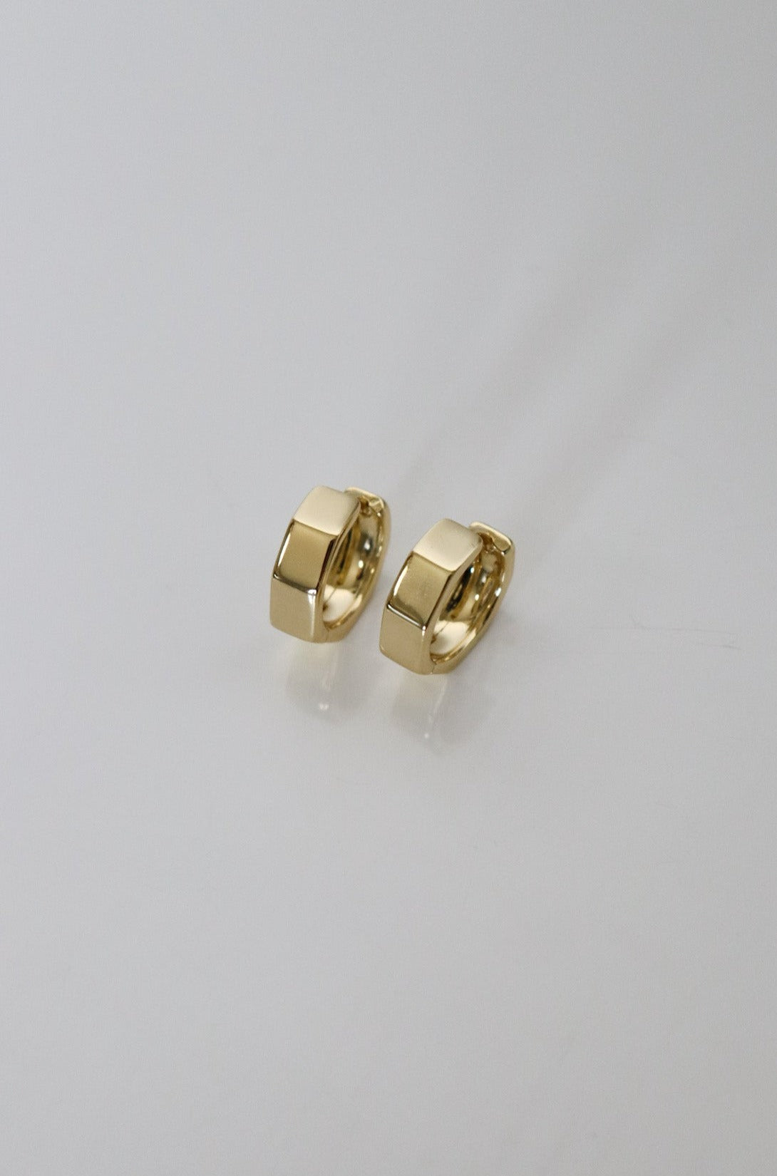 Lazy day hexagon huggies - earrings