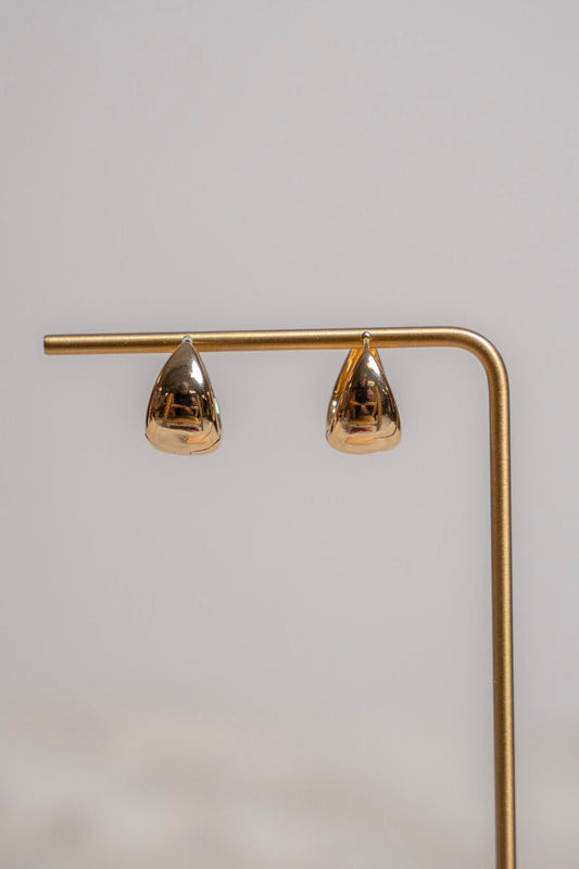dewdrop huggies - earring