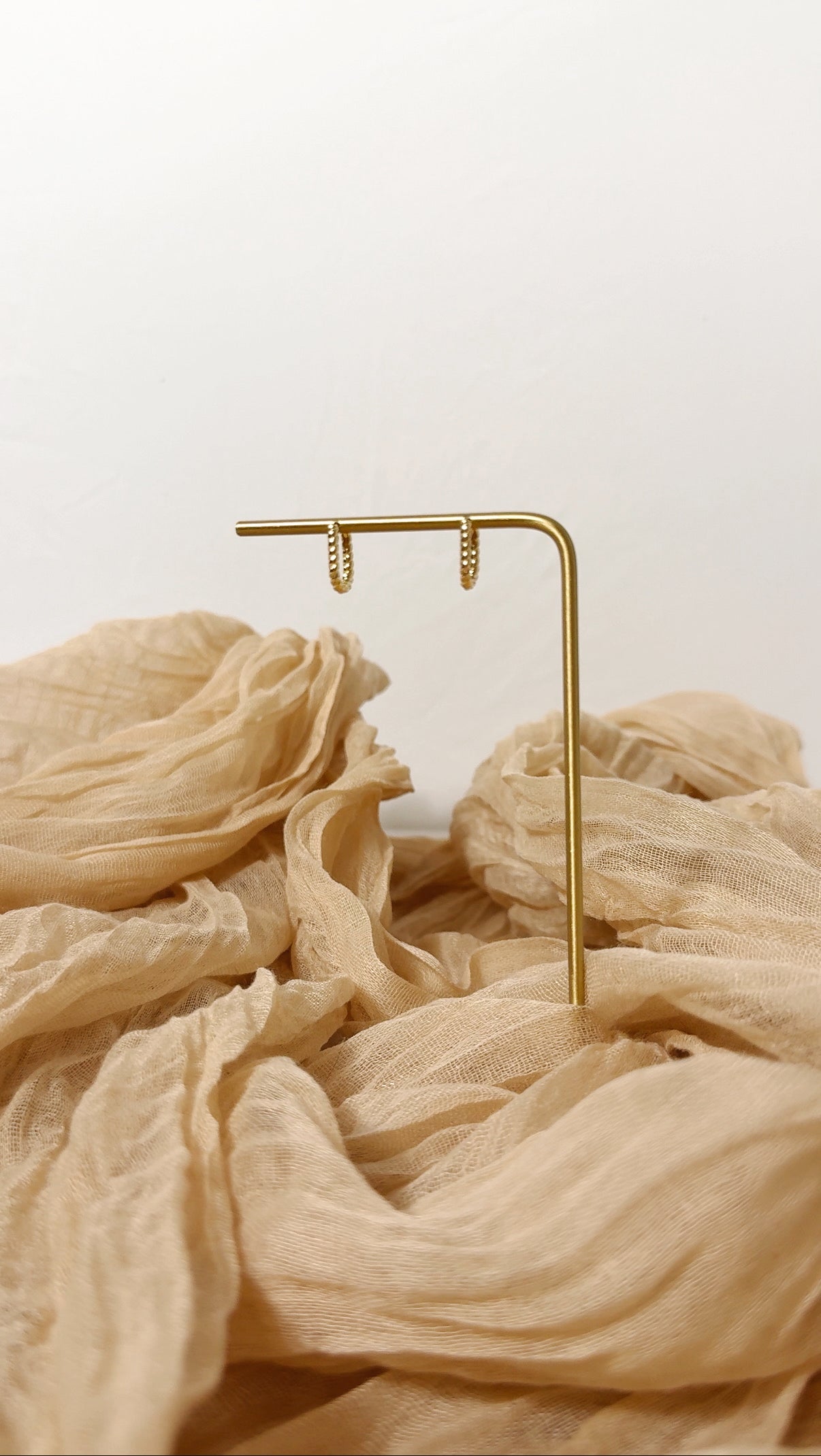 Ms. RISA Textured Huggie