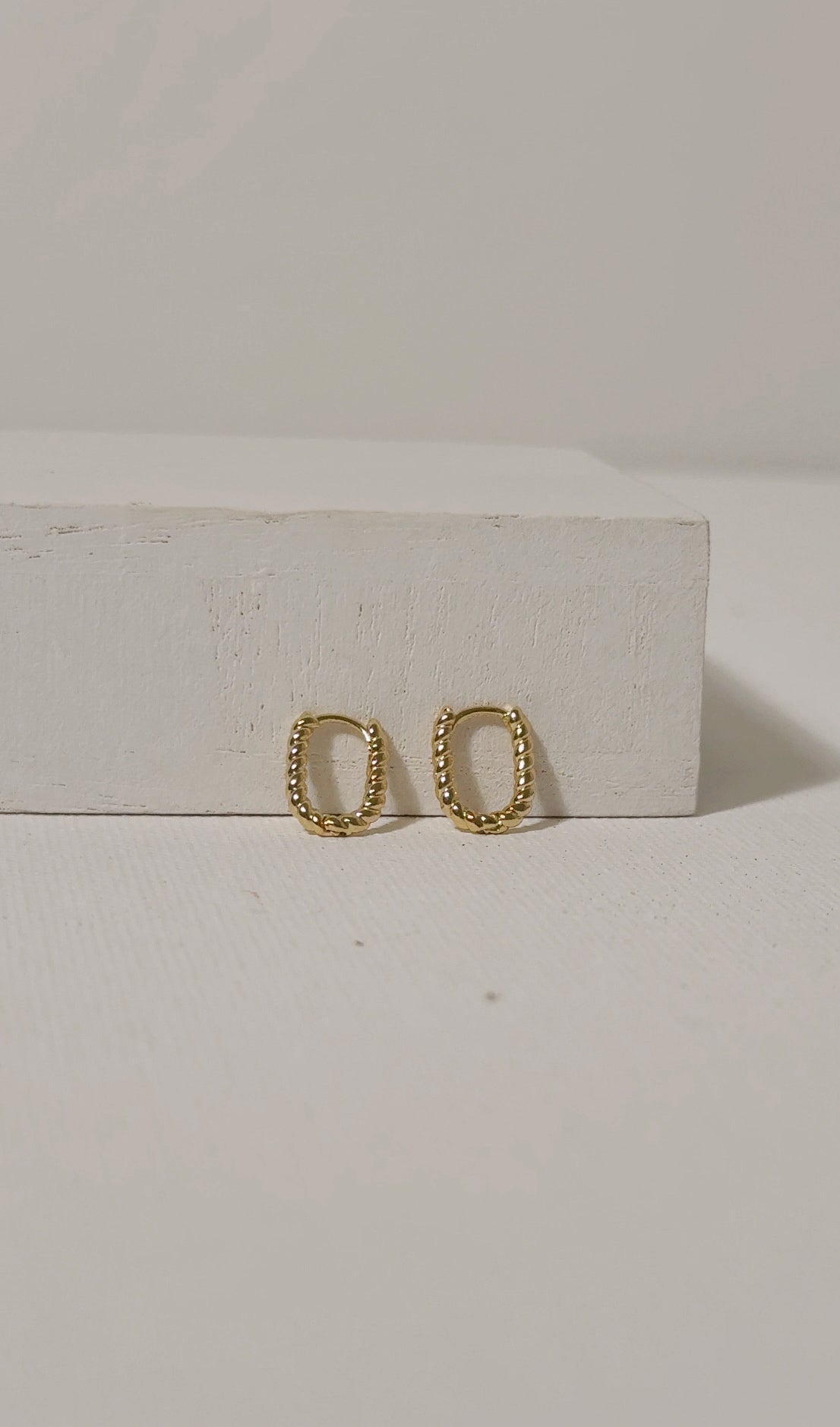 Ms. RISA Textured Huggie