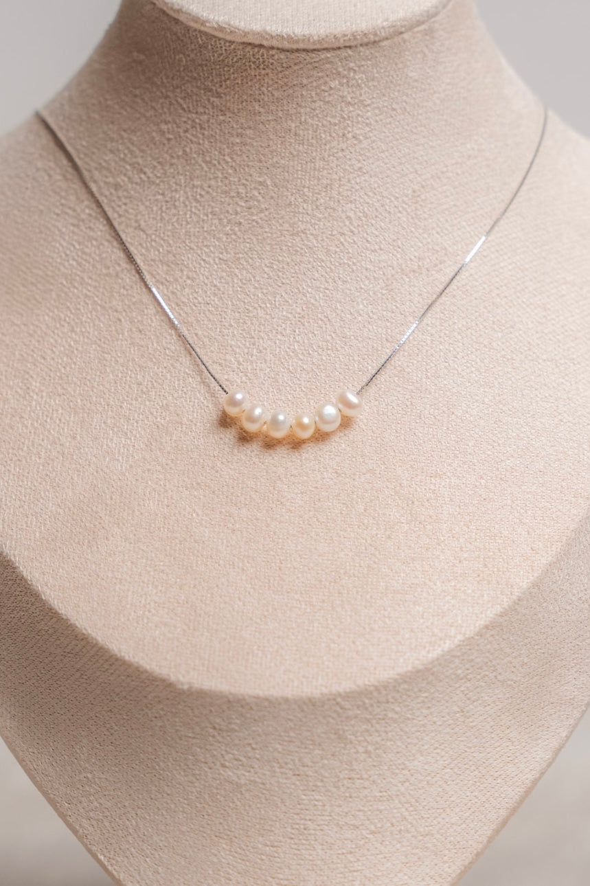 Simple and Sweet Pearl Necklace - Silver - Necklace