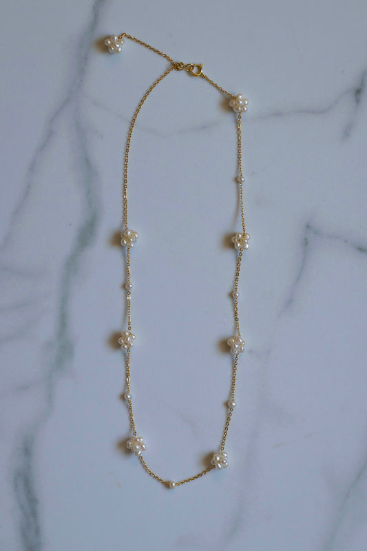 Pearl cluster choker